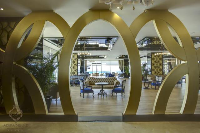 Azura Deluxe Resort & Spa Hotel 