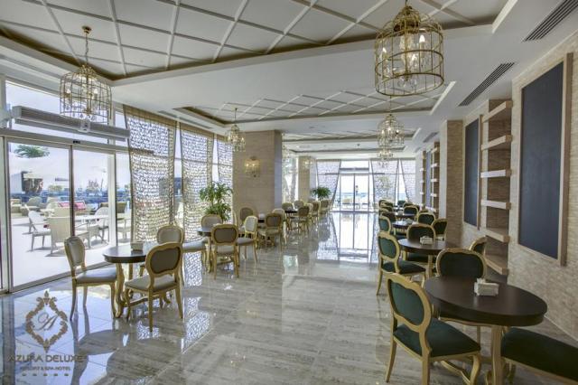 Azura Deluxe Resort & Spa Hotel 