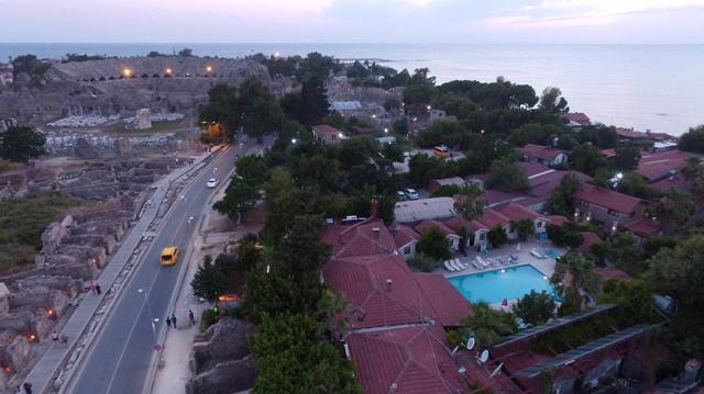 Leda Beach Hotel