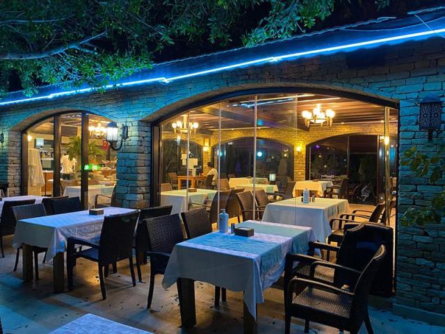 Leda Beach Hotel