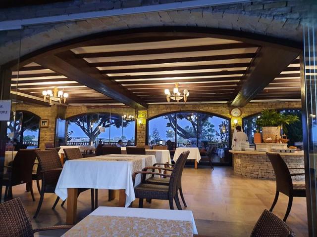 Leda Beach Hotel