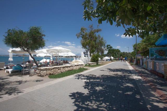 Leda Beach Hotel