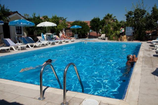 Leda Beach Hotel