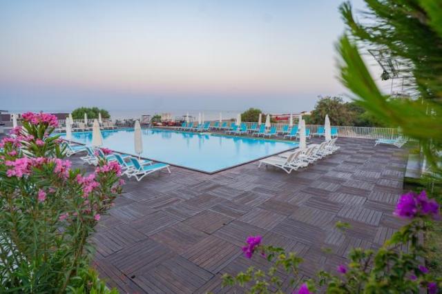 Master Family Club Hotel