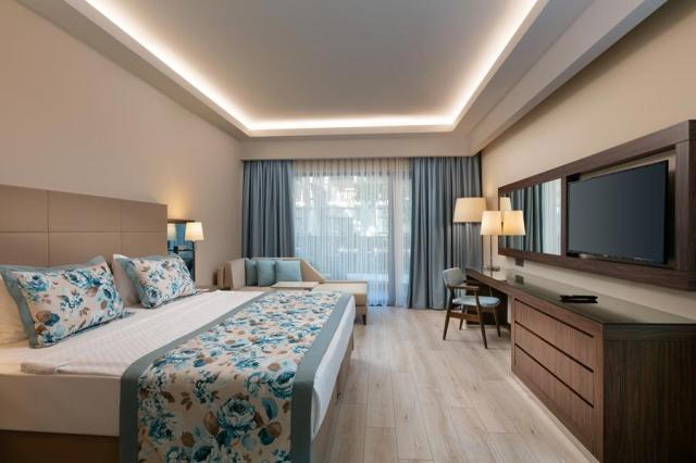 Seven Seas Hotel Life 