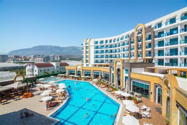 The Lumos Deluxe Resort Hotel & Spa