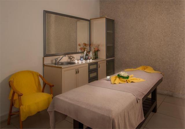 Golden Lotus Hotel