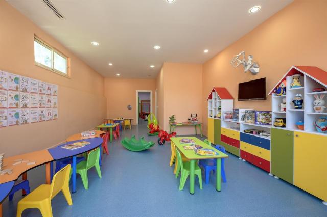 L'Oceanica Beach Resort Hotel