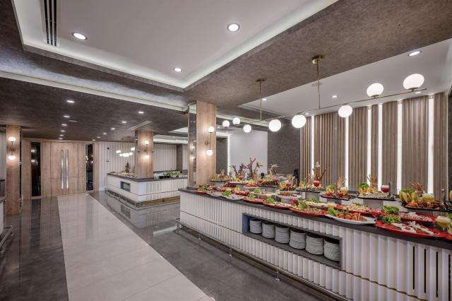L'Oceanica Beach Resort Hotel