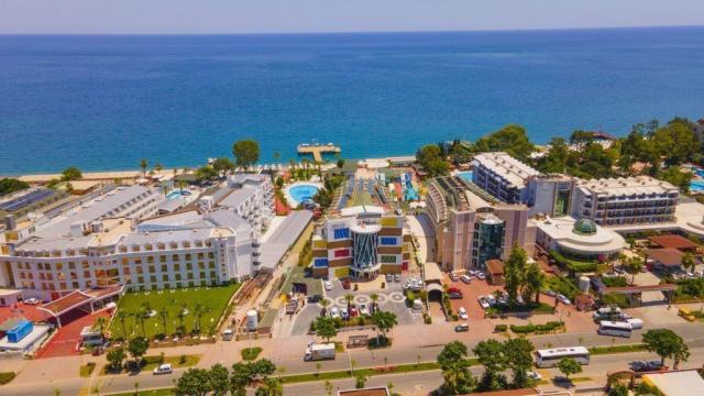 Armas Beach