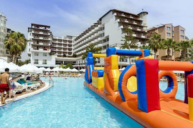 Holiday Park Resort Hotel