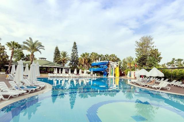 Holiday Park Resort Hotel