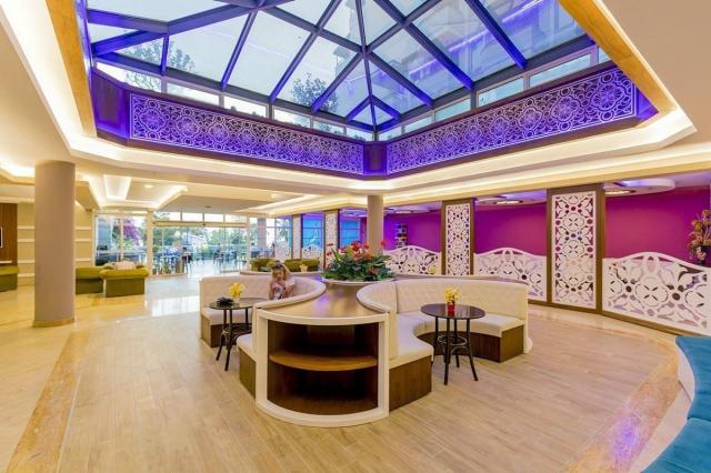Holiday Park Resort Hotel