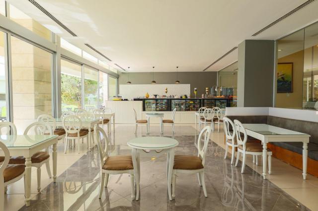 Amara Centro Resort 