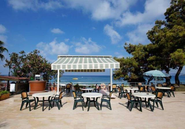 Armas Green Fugla Beach