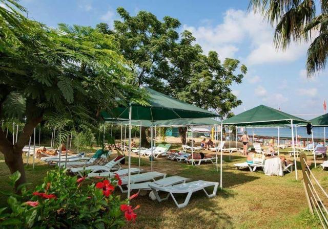 Armas Green Fugla Beach