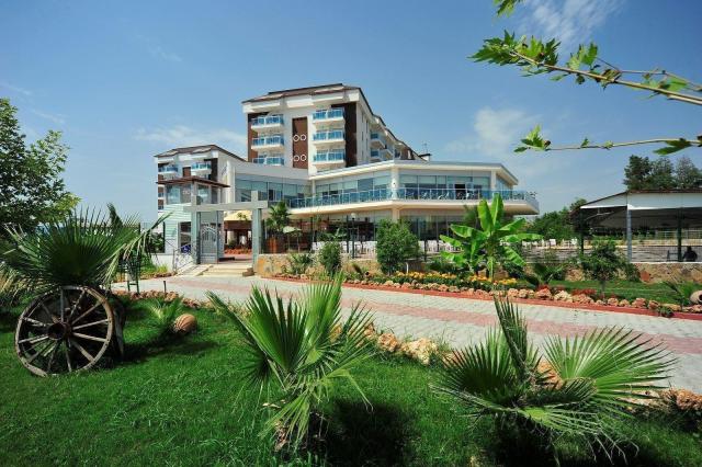 Cenger Beach Resort & Spa