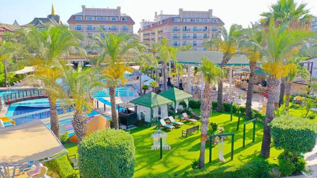 Crystal Hotels Family Resort & Spa 