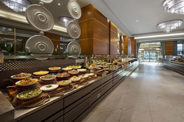 Riu Kaya Palazzo Golf Resort Hotel