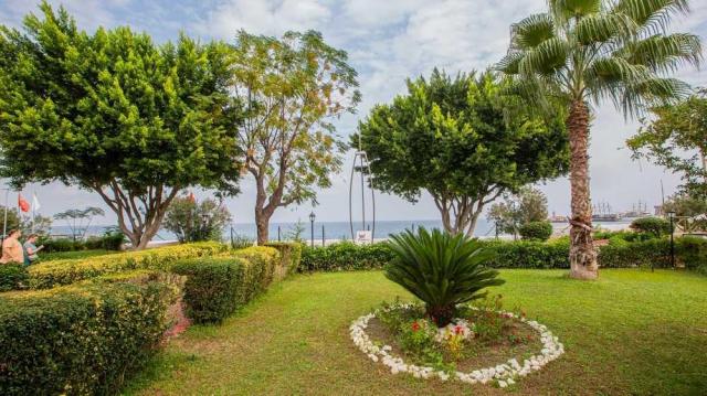 Viking Nona Beach Hotel