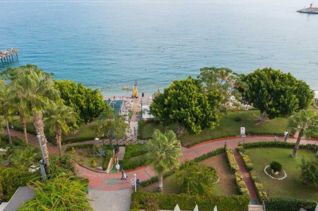 Viking Nona Beach Hotel