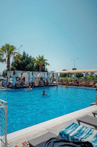 Sey Beach Hotel & Spa