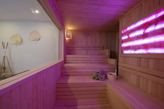 A Suite Side