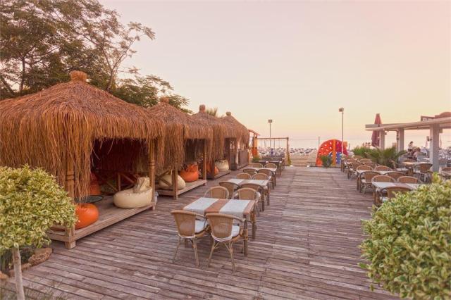 Xperia Saray Beach