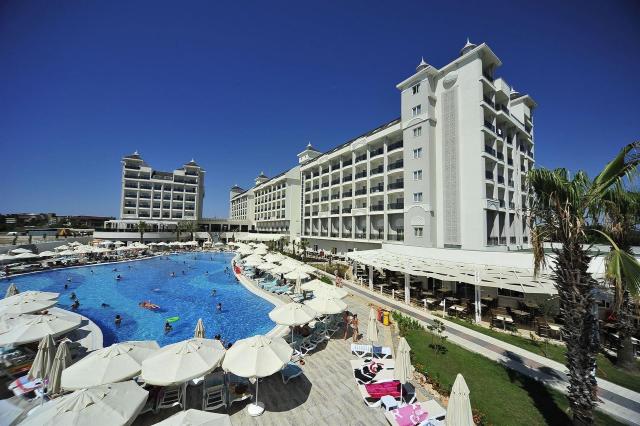Lake & River Side Hotel & Spa