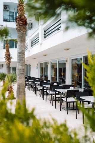Beso Beach Hotel