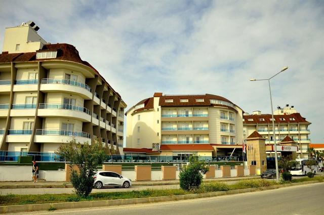Ramada Resort Side