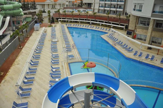 Ramada Resort Side