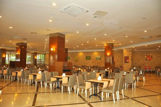 Ramada Resort Side