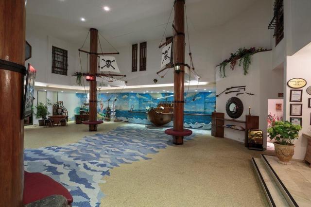 Pirates Beach Club