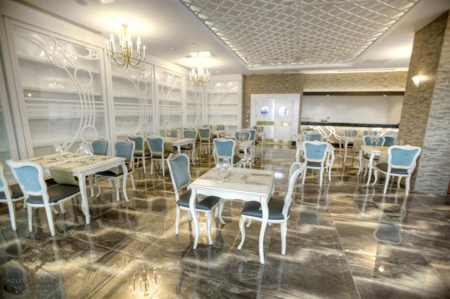 Azura Deluxe Resort & Spa Hotel 