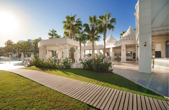 Kamelya World Fulya Hotel & Spa