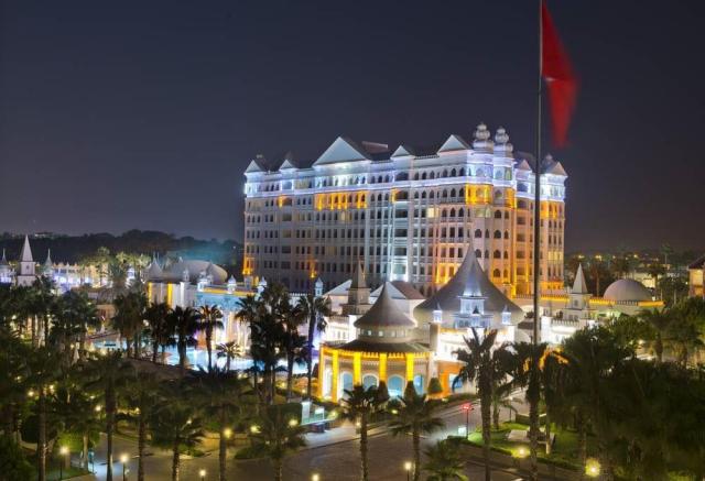 Kamelya World Fulya Hotel & Spa