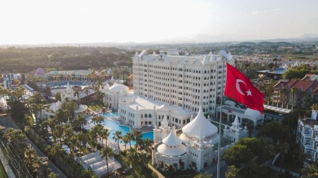 Kamelya World Fulya Hotel & Spa