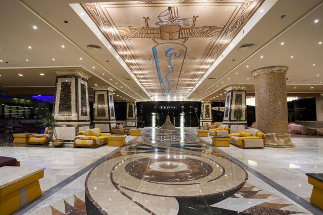 AMC Royal Hotel & Spa