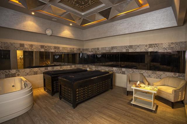 AMC Royal Hotel & Spa