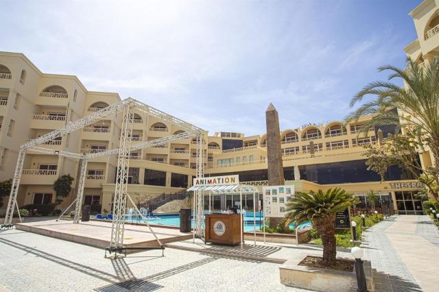 AMC Royal Hotel & Spa