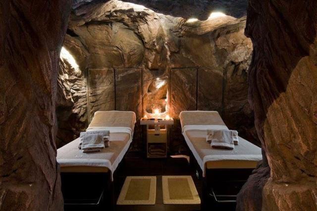 Caves Beach Resort