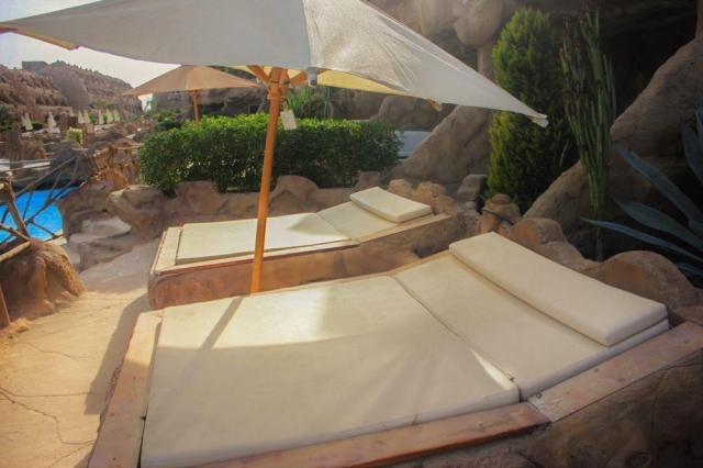 Caves Beach Resort