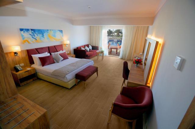 Stella Beach Resort & Spa