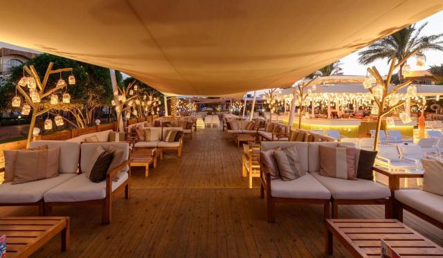 Desert Rose Hotel 