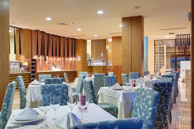Barcelo Royal Beach Hotel