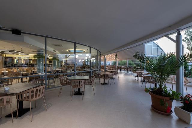Sentido Neptun Beach