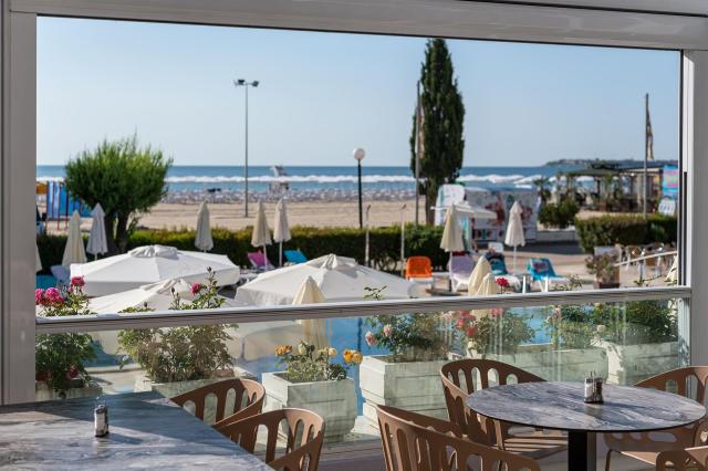 Sentido Neptun Beach