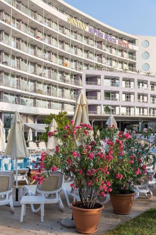Sentido Neptun Beach