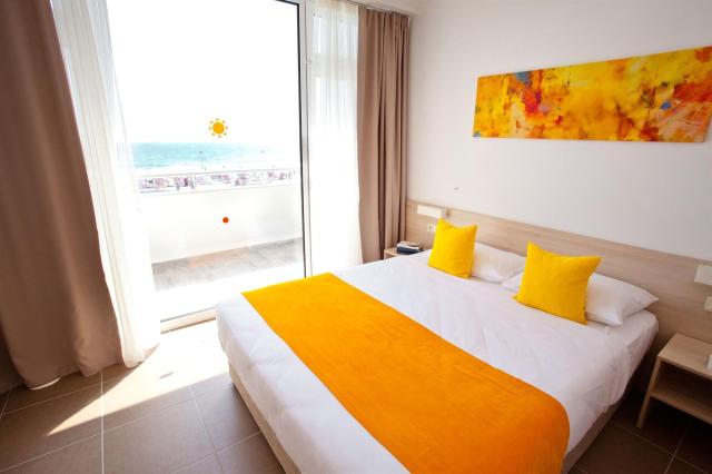 AluaSun Helios Beach